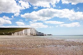 A monument made of chalk and light by Theodor Decker