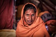 Vrouwelijke Sadhu op het hindoestaanse  Kumbh Mela festival in Haridwar India van Wout Kok thumbnail