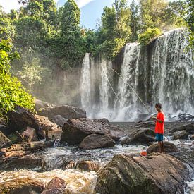 Fischer am Wasserfall, Berg Kulen Kambodscha von Frank Alberti