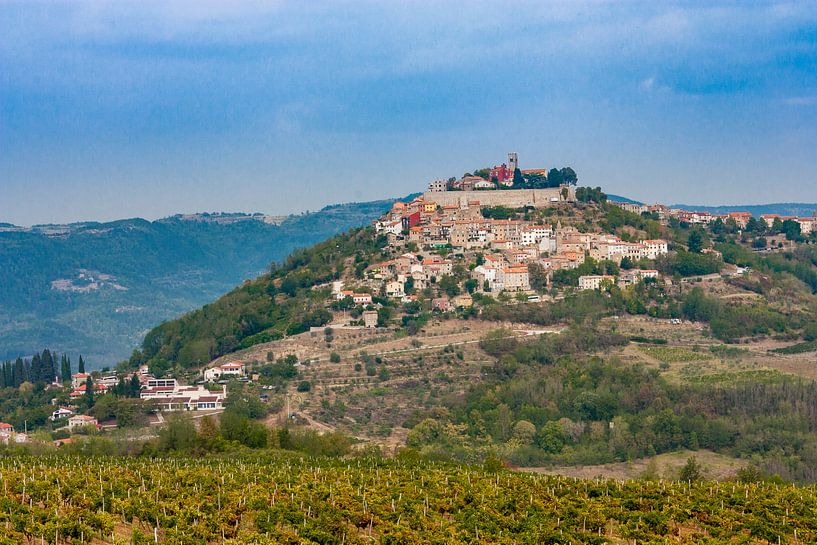 Motovun, bergdorpje in Kroatië van Easycopters