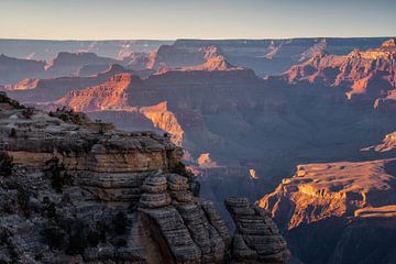 Genieten van de zonsondergang bij de Grand Canyon van Martin Podt