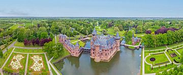 Lucht panorama van kasteel De Haar in Haarzuilens in Nederland van Eye on You