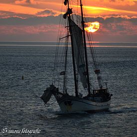 Majestic ships 1 von Simone van der Heide