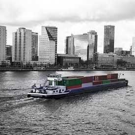 Frachtschiff in Rotterdam von Elco Smits