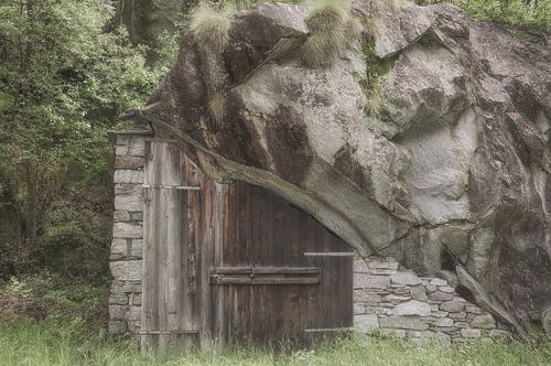 Bouw van een stabiel dak in Val Bavona,Ticino