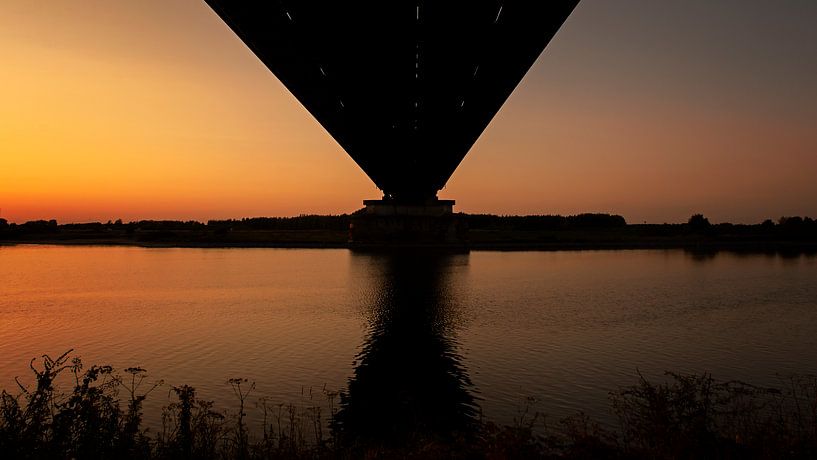 Zonsondergang bij de spoorbrug von Maren Oude Essink