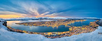 Winterpanorama van Tromso, Noorwegen van Michael Abid