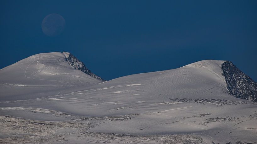 Summit strikers on the way to the Großvenediger by Christian Peters