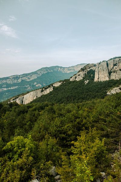 Formations rocheuses à Arco, en Italie par Manon Verijdt