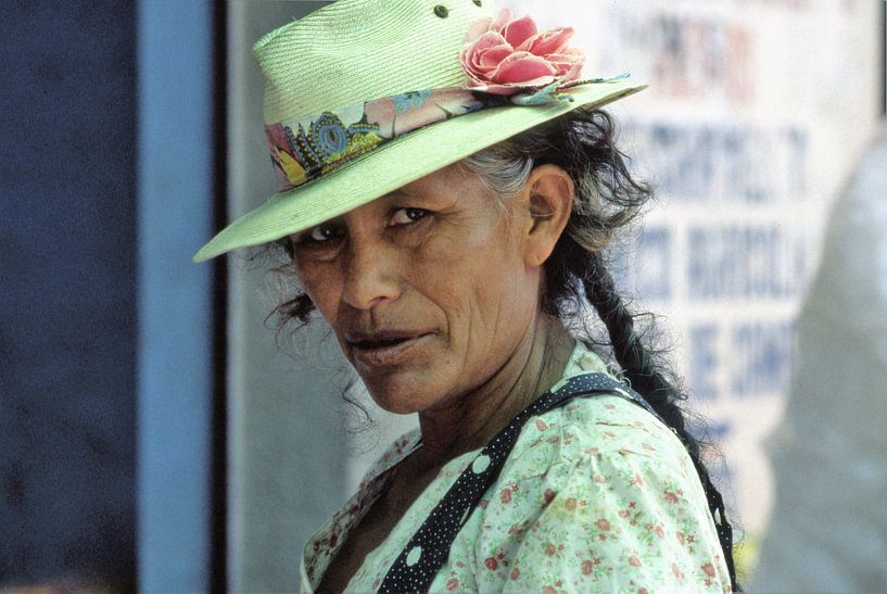 beautiful Peruvian woman by Ignacio Genzo