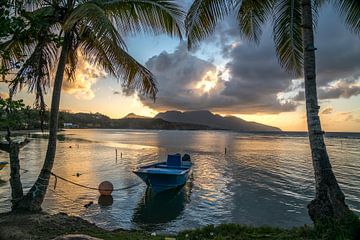 Zonsondergang Dominica, Caribisch gebied van Peter Schickert