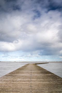Wood bridge with clouds sky by Fotografiecor .nl