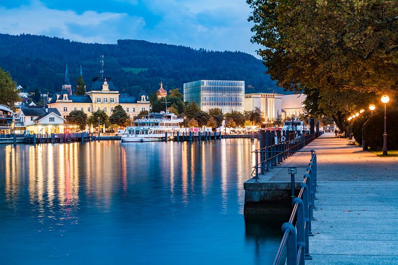 Bregenz in Österreich am Abend von Werner Dieterich