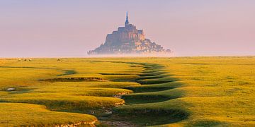 Panorama en zonsopkomst bij de Mont Saint-Michel in Normandië van Henk Meijer Photography