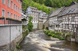 Monschau an der Rur – Fachwerkhäuser in der Altstadt von Rolf Schnepp