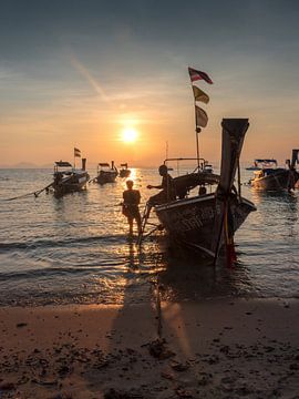 Coucher de soleil sur la mer sur Alex Neumayer