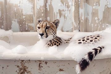 Cheetah in bad - Een grappige badkamerfoto van Felix Brönnimann