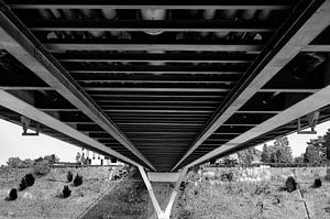 Under the bridge van Bruno Roosendans