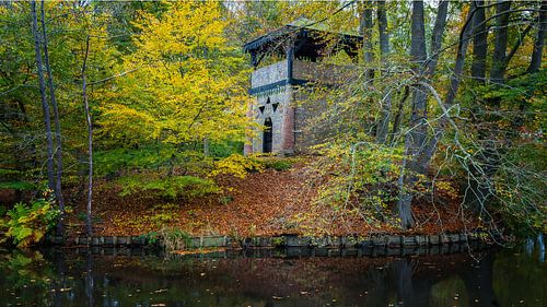 Chineses toren park Oranjewoud tijdens herfst