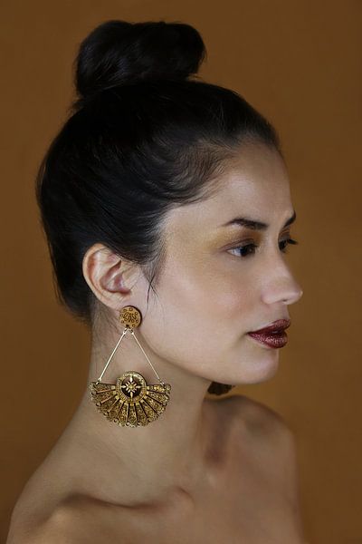 Woman with Wooden Earring – Fine Art Portrait Photography by Iris Kelly Kuntkes
