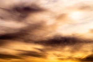 Bunte Bewölkung bei Sonnenuntergang abstrakt