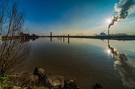 Wolkenmachine van electriciteitscentrale in Nijmegen van Maerten Prins thumbnail