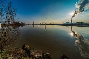 Wolkenmachine van electriciteitscentrale in Nijmegen