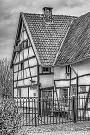 Vakwerkhuisje in Epen, Zuid-Limburg by John Kreukniet