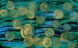 Goldene Kugeln im Meer von Atelier Maartje
