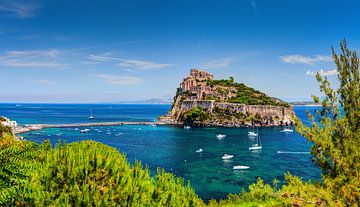 Kasteel van Aragonese - Ischia eiland Italië van Yevgen Belich