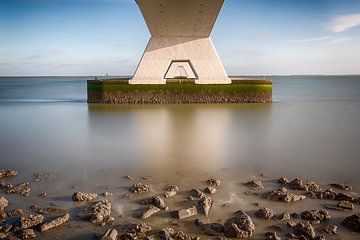 Unter der Zeelandbrücke von Mark Bolijn
