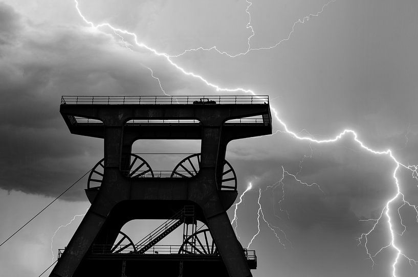 Förderturm im Sturm von HGU Foto