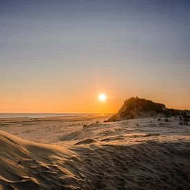 Sunrise on the beach von Ralph Hamberg