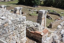 Overblijfselen van muren met restauratiepogingen te Philippi / Φίλιπποι (Daton).