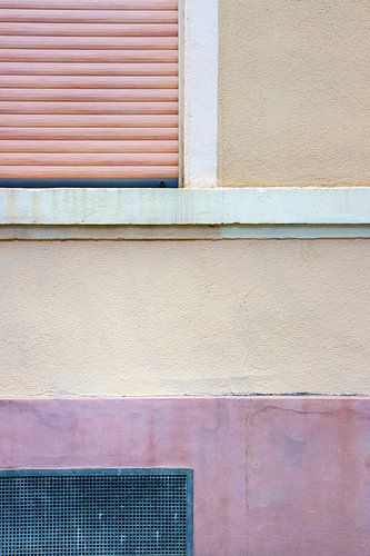 On the street | travel photography | pastels