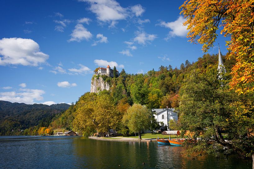 Bleder See und Burg von Bled im Herbst von iPics Photography