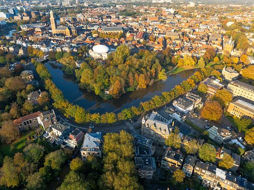 Zwolle van boven tijdens een mooie herfstdag