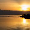 Zonopkomst aan zee op het eiland Hvar, Kroatie van Maike Meuter