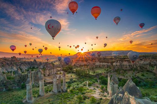 Luchtballonnen bij zonsopkomst – Cappadocië, Turkije