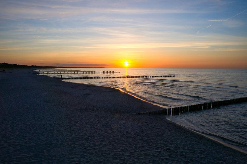 Sunset on the beach at Zingst, romantic by Martin Köbsch