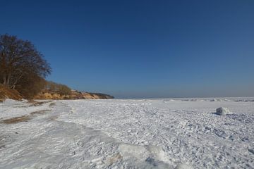 Eisschollen am Südstrand in Göhren, zugefrorene Ostsee, Rügen