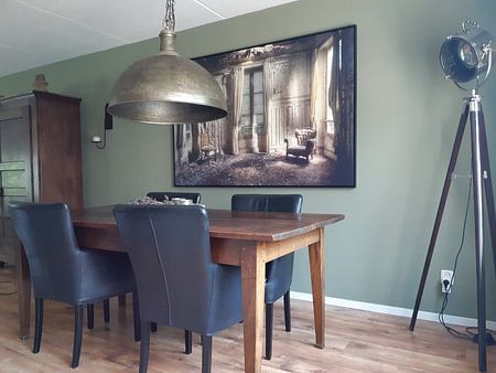 Lichtstrahlen im verlassenen Haus.