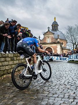 Mathieu auf der Mauer