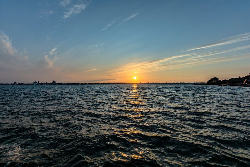 Sonnenuntergang am Hafen Altefähr, Insel Rügen von GH Foto & Artdesign