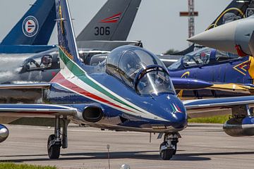 Frecce Tricolori #1 taxiet naar de startbaan.