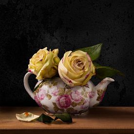 Statige gele rozen van Alied Kreijkes-van De Belt