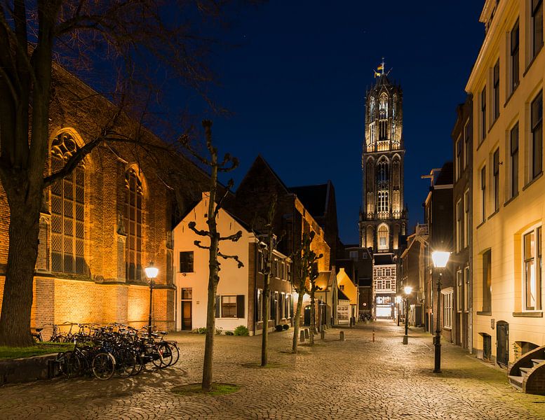 Utrecht Buurkerkhof gedurende de  nacht van Daan Kloeg