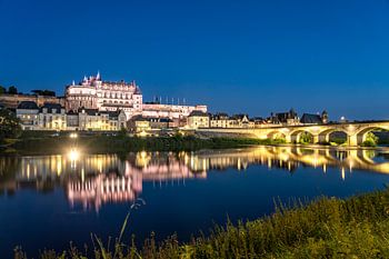 The Loire and Amboise Castle at dusk, Amboise, France | The Ch�teau d'Amboise and the river Loire at