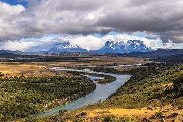 Cerro Torre mit Rio Serrano von Gunter Nuyts