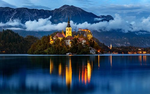 Avond aan het meer van Bled, Slovenië